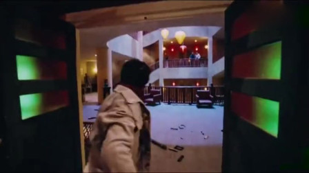从一楼打到五楼，托尼贾用4分钟长镜头让你见识什么叫真正的泰拳