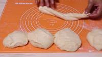 老式手撕面包的做法，简单几步就能做出柔软香甜，拉丝分明的面包