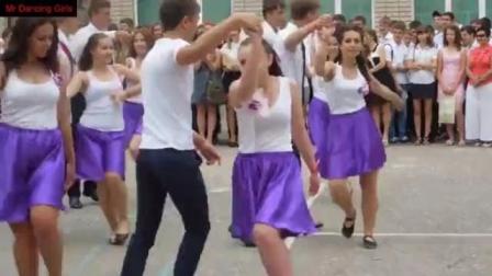俄罗斯初中学生毛妹的性感舞蹈