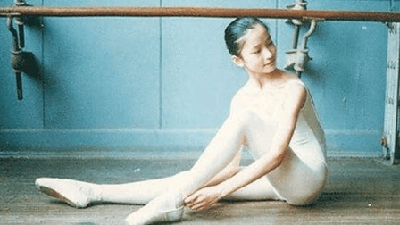 刘诗诗童年跳芭蕾舞照片曝光, 仪态超好, 网友赞: 真的是仙女本人了