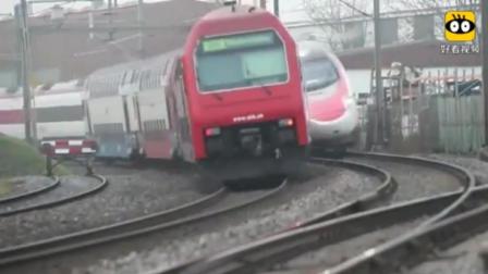 高铁与火车相会, 画面惊心动魄不敢看啊, 网友: 感觉真危险!