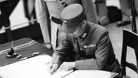 日本签字投降时, 代表中国签字的为什么是这位将军