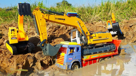 儿童挖掘机 运输卡车挖掘机穿越河与翻斗车叉车汽车玩具