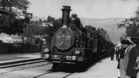 世界上最早的电影之一    火车进站
