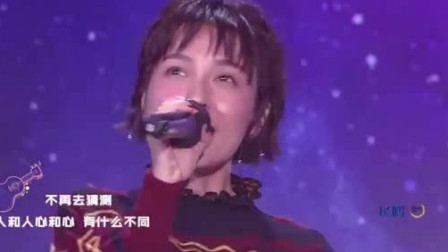 吴昕与杜海涛在《快乐大本营》一起演唱《私奔到月球》, 欢笑不断