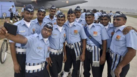 印空军司令被火线撤职，数百飞行员联名求情