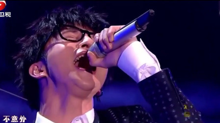 薛之谦李荣浩，两人现场唱《丑八怪》，同一首歌，不一样的演绎