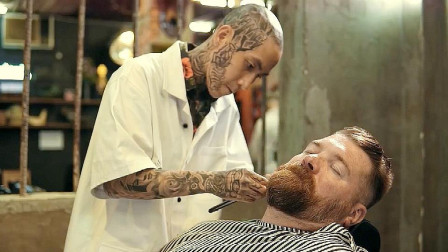 有纹身的发型师就是不一般，“卡其诺风格”的剪发从不简单，满意