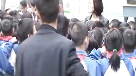 张湾中心小学感恩教育报告会