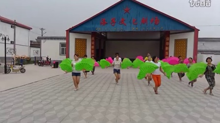 红红的中国结扇子舞（变队形）洛子广场舞