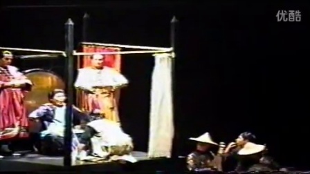 中国旅欧男中音刘克清在德国演出歌剧《图兰朵》中的大臣“” “平”