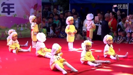 建阳坝幼儿园小二班趣味舞蹈《快乐小厨师》