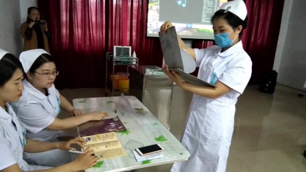 柳河镇中心卫生院庆祝512国际护士节暨护理应急预案演练