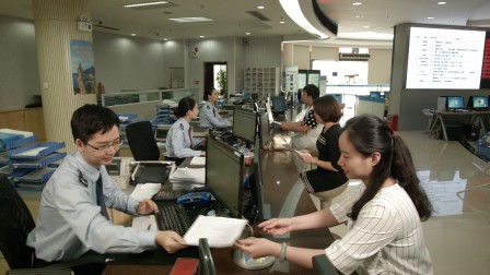 珠海市国税局——办税大厅柜台服务礼仪示范