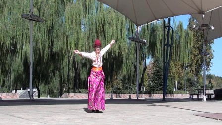 藏族锅庄舞（71）：吉祥的日子（小毕学跳）