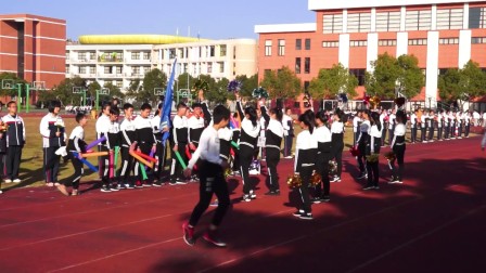 青春似火超越自我丹城中学104班运动会入场表演