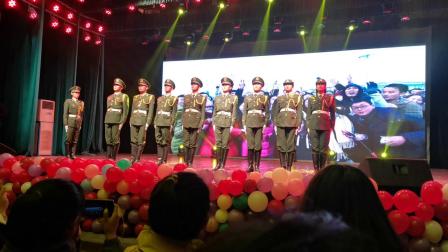 内蒙古民族大学民族文化节艺术节闭幕式晚会 国旗班军队队列动作展示