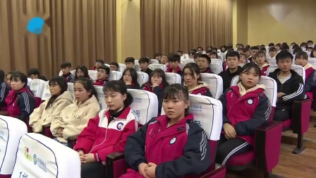 绥阳县城北实验学校组织学生观看感恩、励志电影