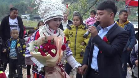 贵州农村苗族一帅哥结婚，对着新娘子唱了一首歌，唱着唱着，哭了