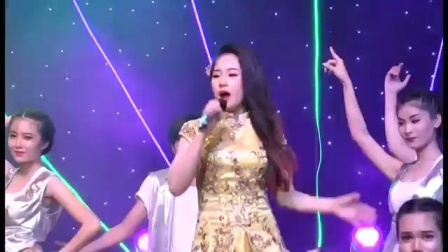 越南华裔歌手梁碧好(uo í u)翻唱邓丽君《甜蜜蜜》，劲爆曲风，不一样的感受。