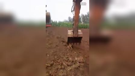 挖机修坡视频