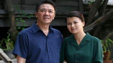 59岁李幼斌与现任46岁妻子史兰芽近照，前夫的儿子已经20岁