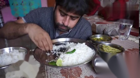 11-印度大叔直播吃饭，简单饭菜吃出山珍海味，看他吃饭太香了